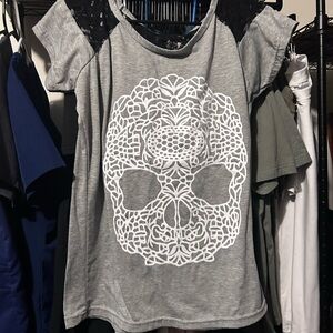 SHEIN Gray Skull Graphic Tee with Black Lace Accents